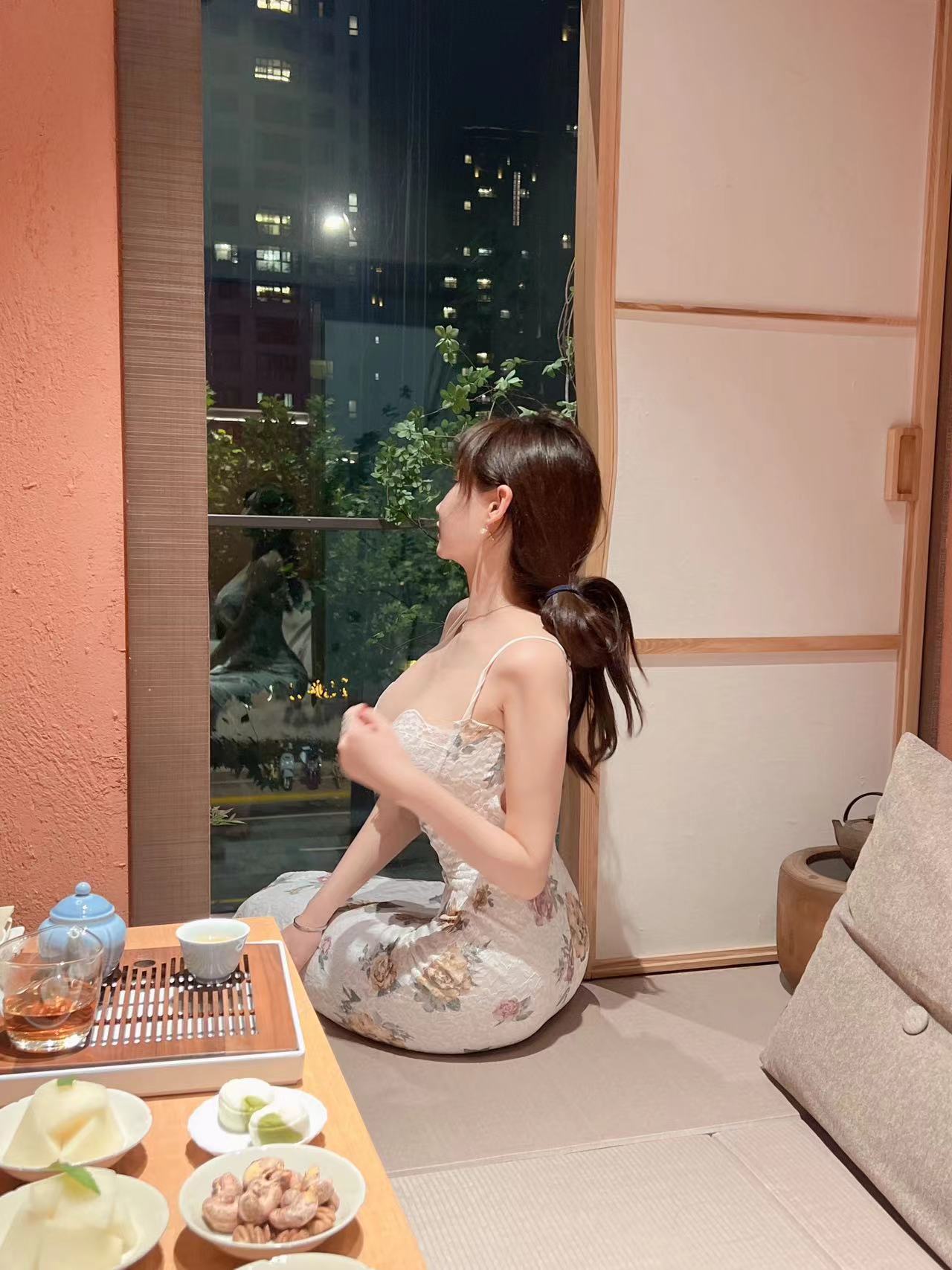 周妍希 – 内购原版 与喵玩耍Xiuren秀人写真高清美女套图写真下载-看套图看套图