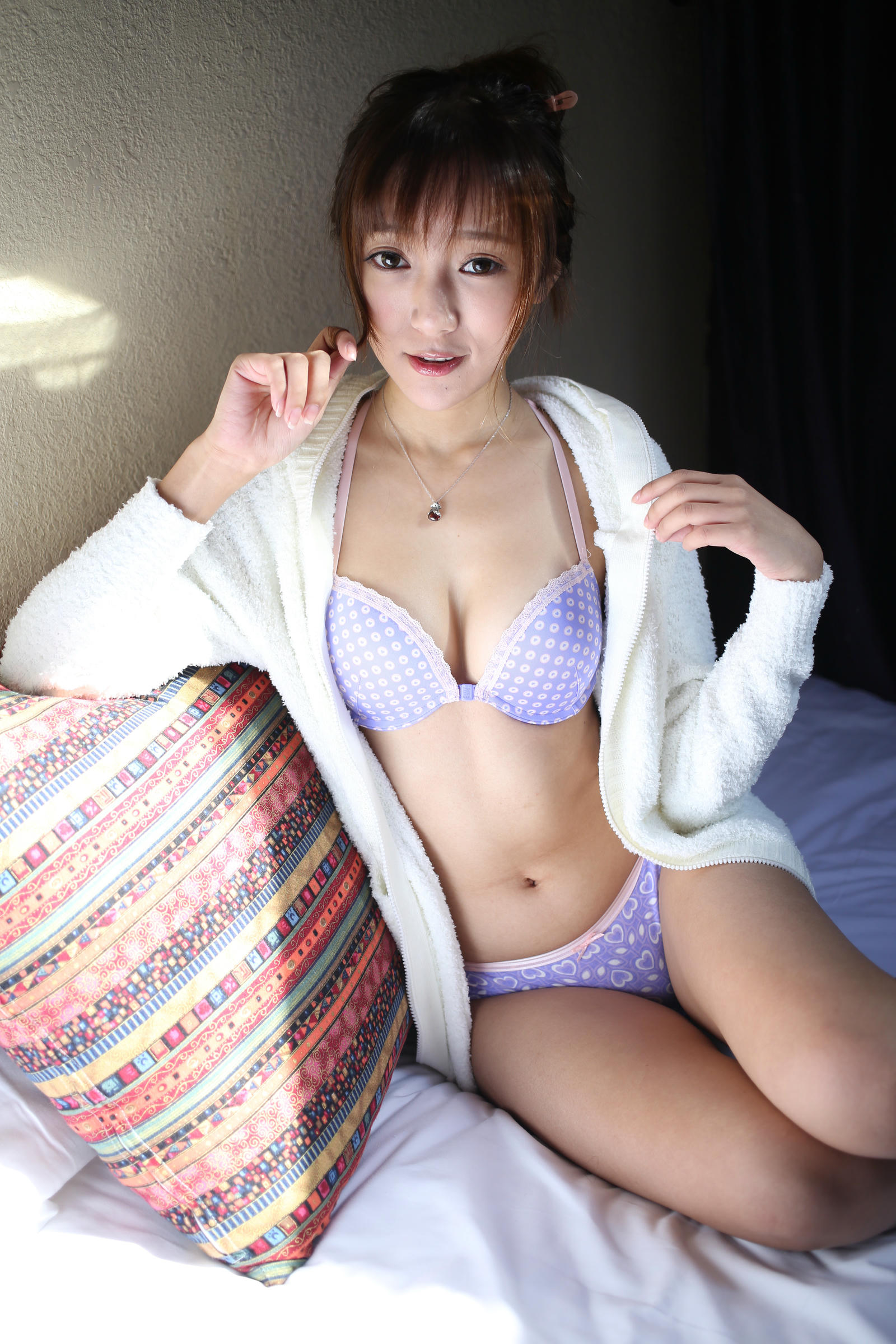 图片[3]Xiuren秀人写真高清美女套图写真下载-看套图王馨瑶早期素颜写真 丽江旅拍 (1)Xiuren秀人写真高清美女套图写真下载-看套图看套图
