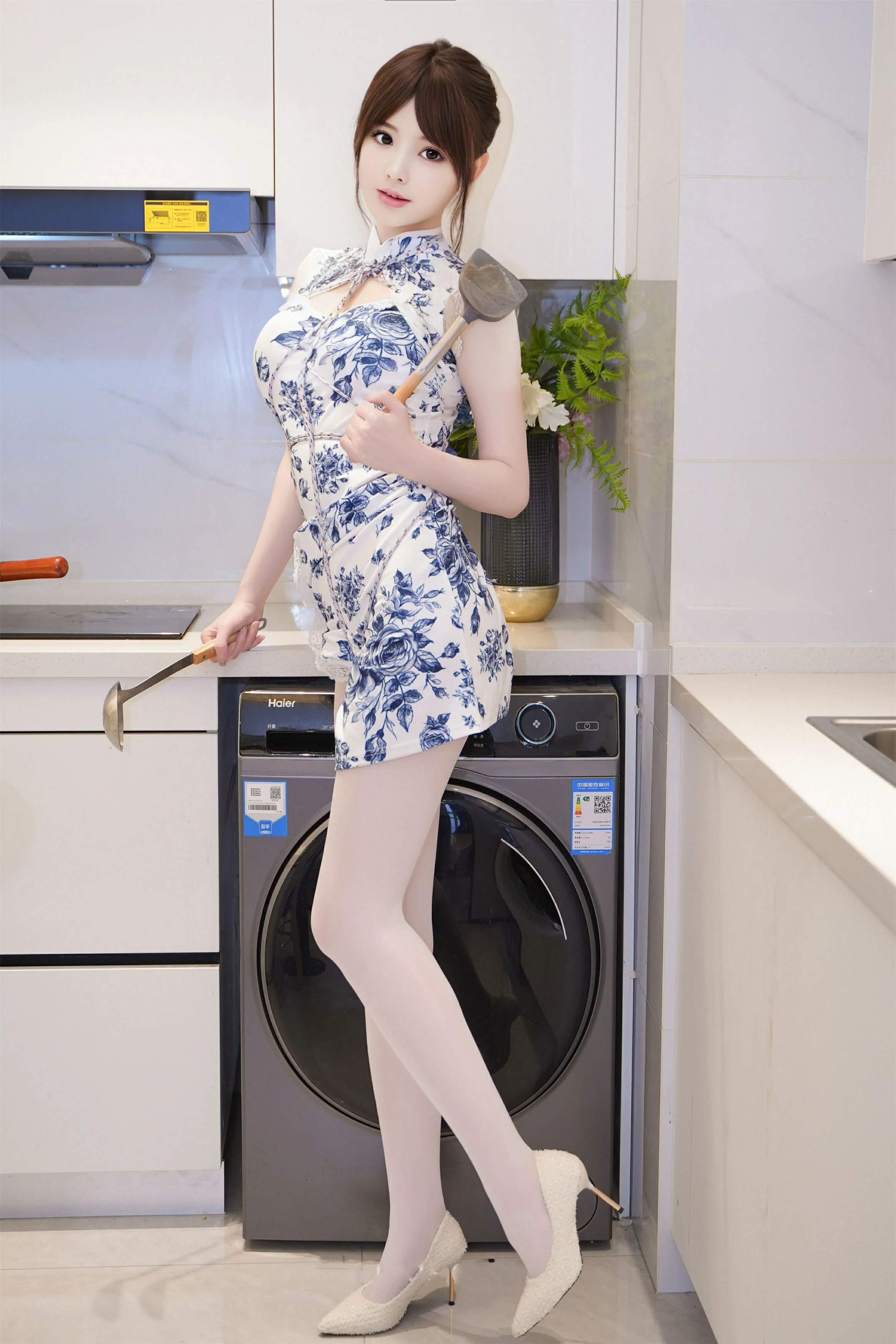 图片[2]Xiuren秀人写真高清美女套图写真下载-看套图秀人网模特梦灵儿大尺度作品旗袍捆绑白丝Xiuren秀人写真高清美女套图写真下载-看套图看套图