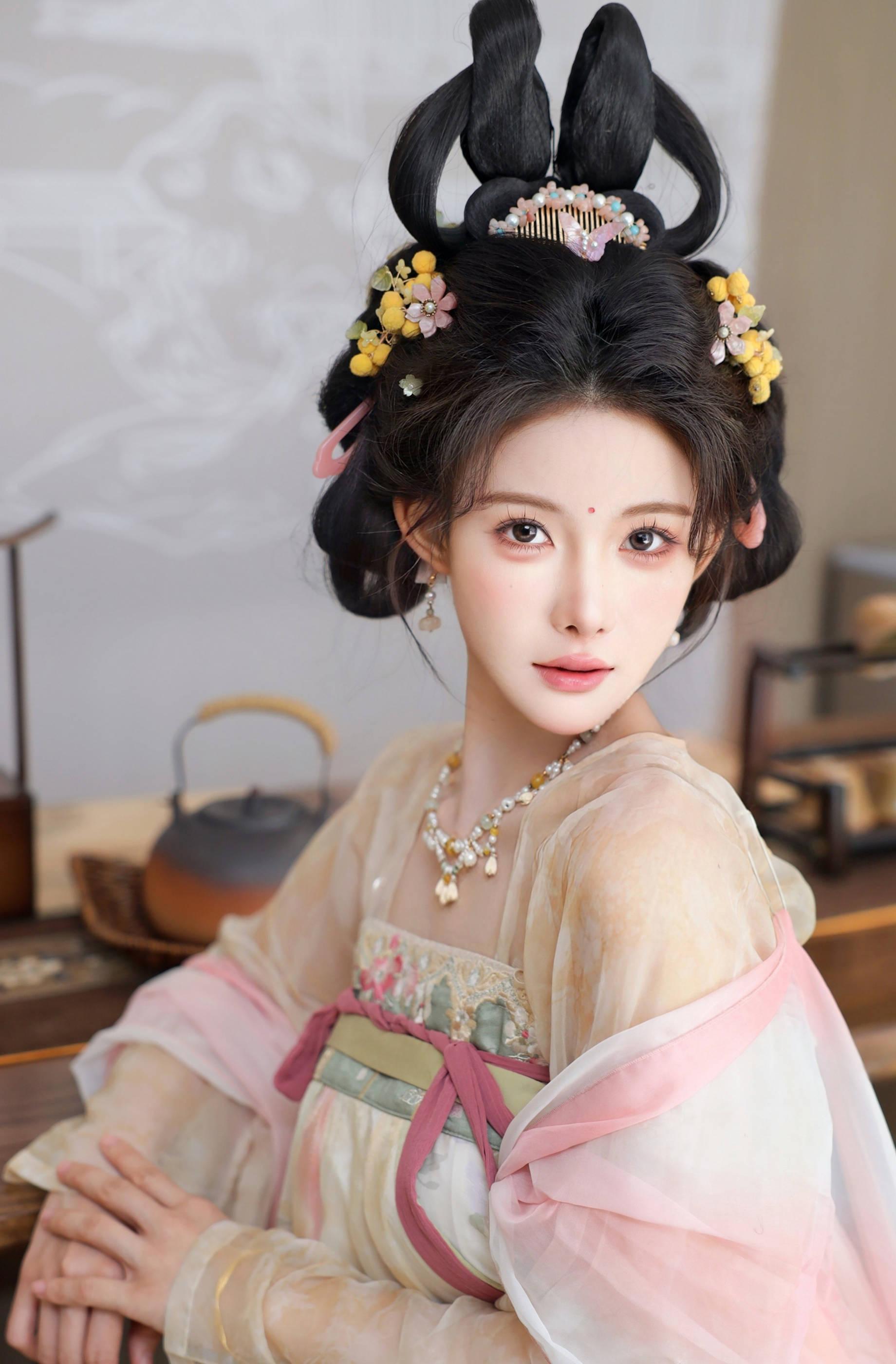 [秀人精选] 梨霜儿 诱人私拍福利 梦回大唐Xiuren秀人写真高清美女套图写真下载-看套图看套图