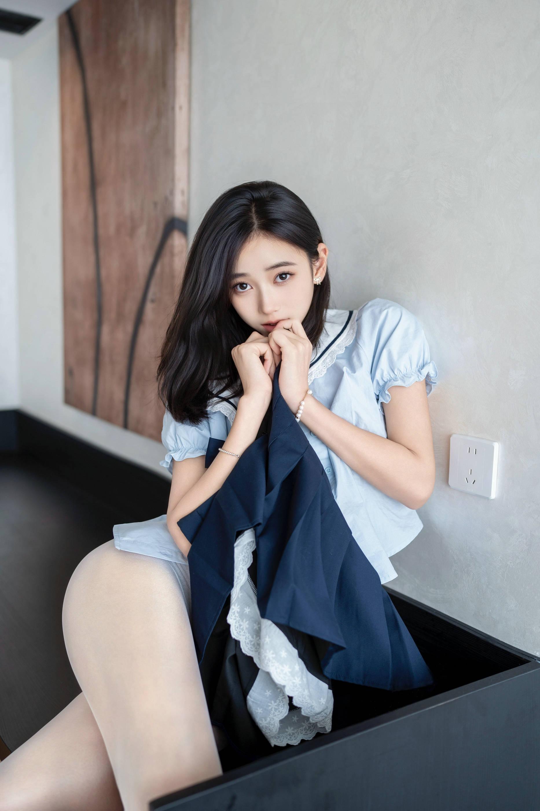 [秀人付费] 时安安 诱人私拍福利 白丝诱惑Xiuren秀人写真高清美女套图写真下载-看套图看套图