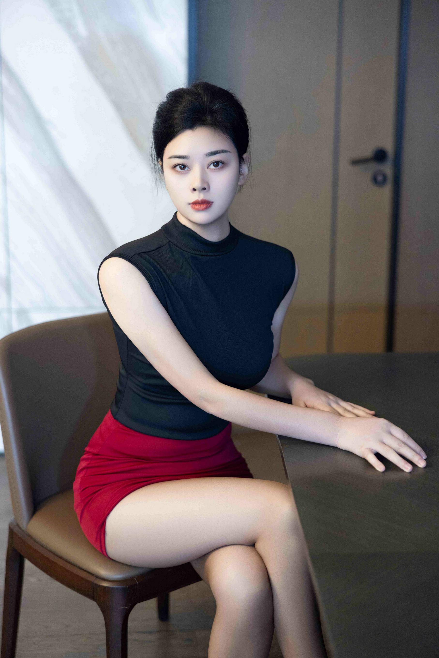 图片[3]Xiuren秀人写真高清美女套图写真下载-看套图[内购原版] 徐清妍 诱人私拍福利 OL黑丝Xiuren秀人写真高清美女套图写真下载-看套图看套图
