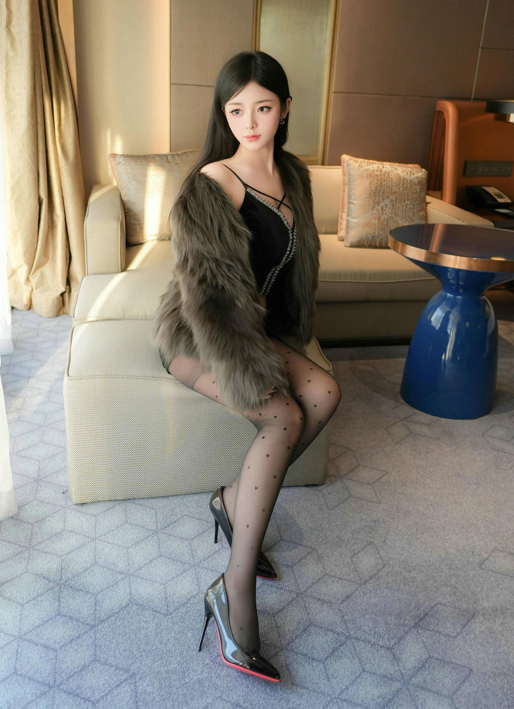 图片[2]Xiuren秀人写真高清美女套图写真下载-看套图[秀人付费] 优酱 诱人私拍福利 黑丝诱惑Xiuren秀人写真高清美女套图写真下载-看套图看套图