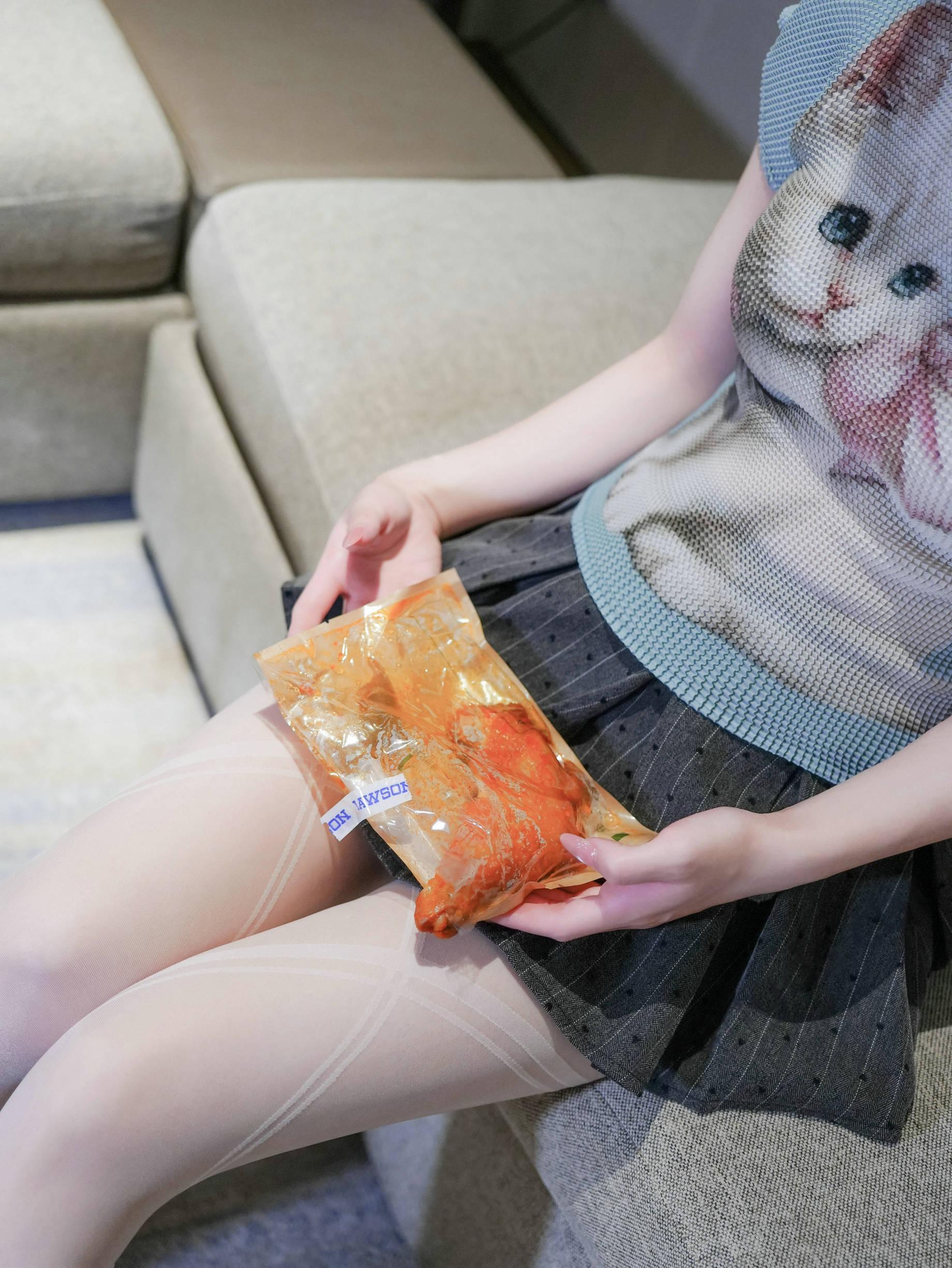 图片[4]Xiuren秀人写真高清美女套图写真下载-看套图[秀人付费] 阿汁汁汁 诱人私拍福利Xiuren秀人写真高清美女套图写真下载-看套图看套图