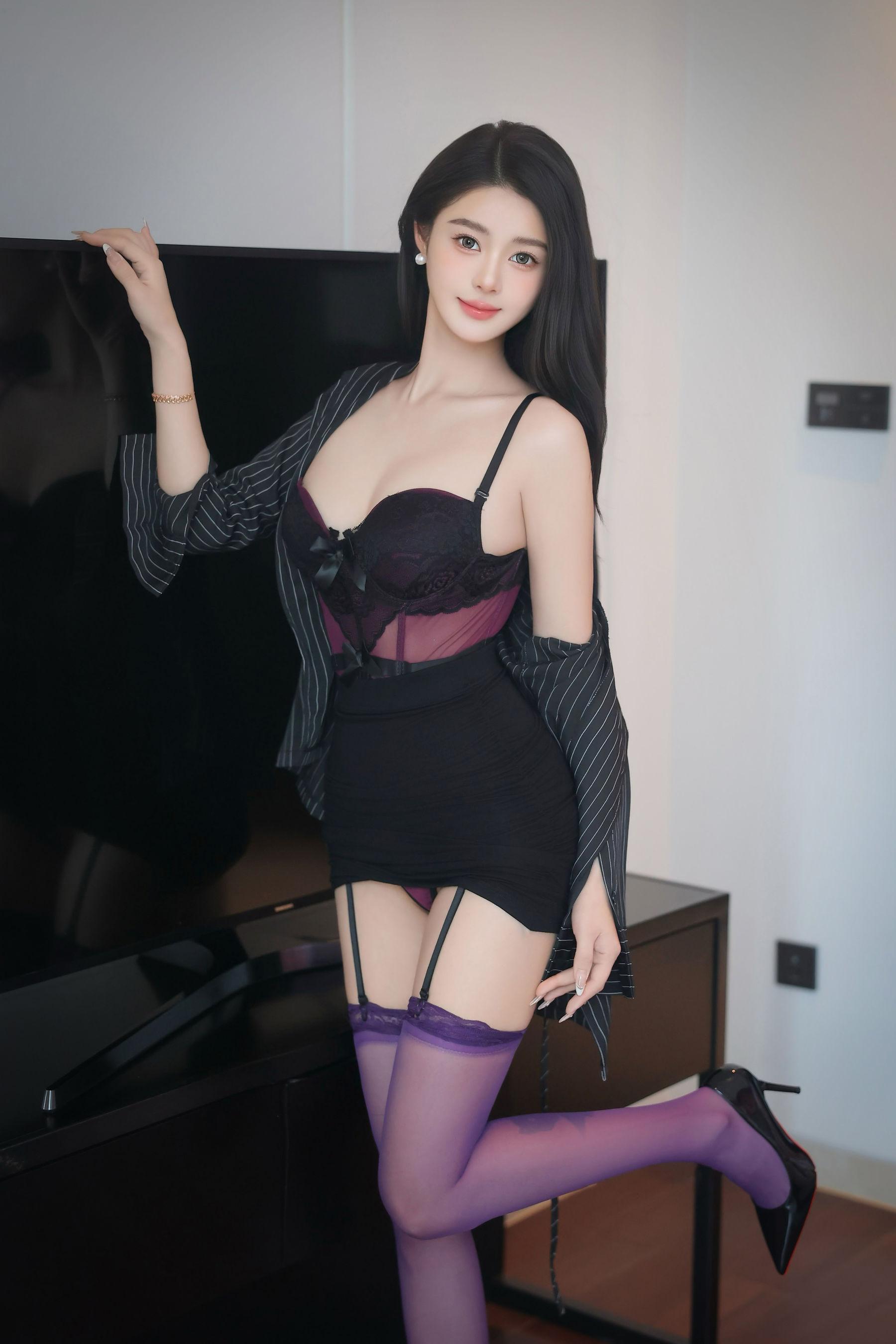 图片[5]Xiuren秀人写真高清美女套图写真下载-看套图[秀人付费] Candy糖糖 诱人私拍福利 翘臀丁裤紫色丝袜Xiuren秀人写真高清美女套图写真下载-看套图看套图