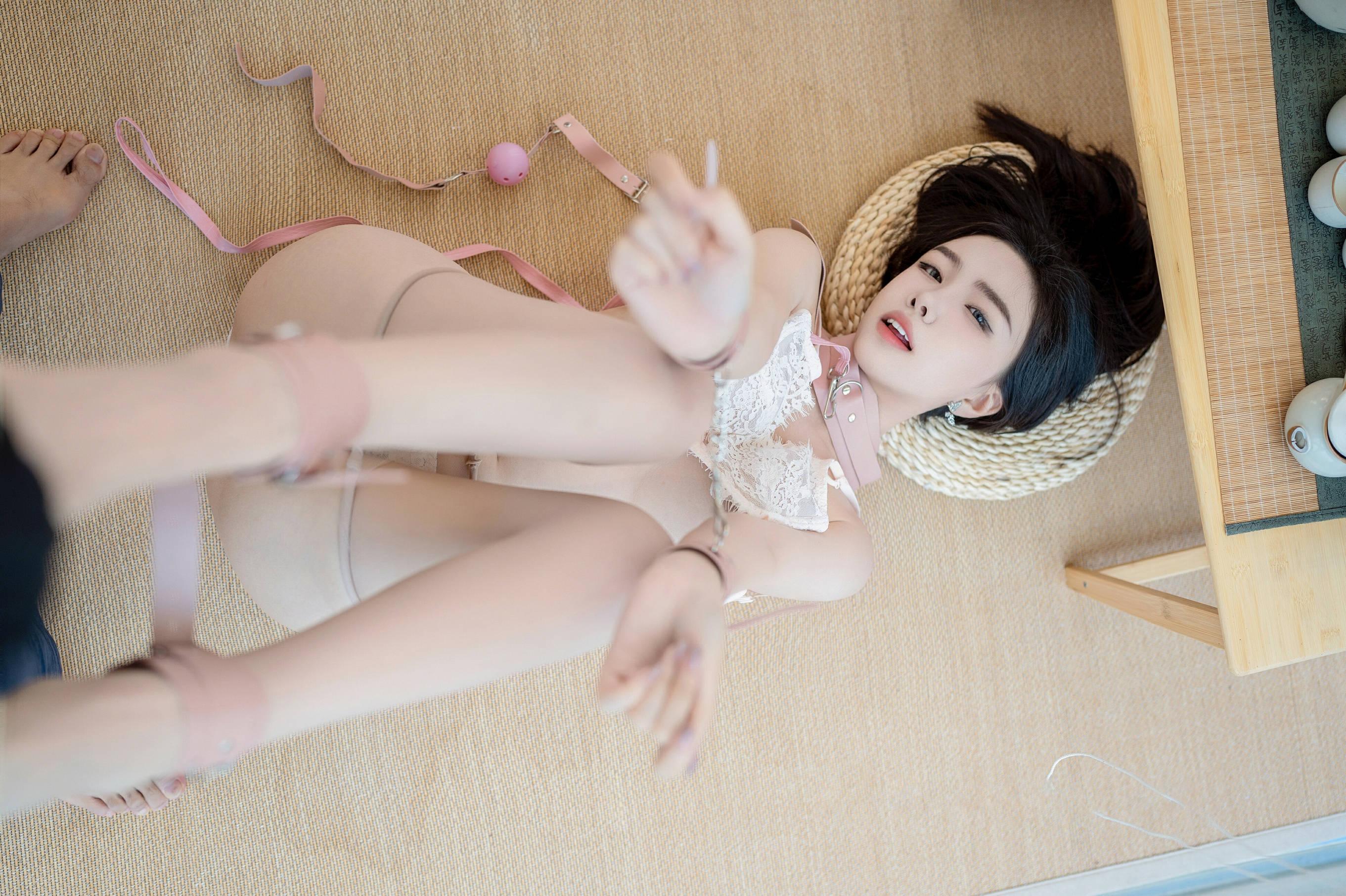 图片[3]Xiuren秀人写真高清美女套图写真下载-看套图[秀人付费] 袁圆 诱人私拍福利 透视蕾丝私房品茶Xiuren秀人写真高清美女套图写真下载-看套图看套图