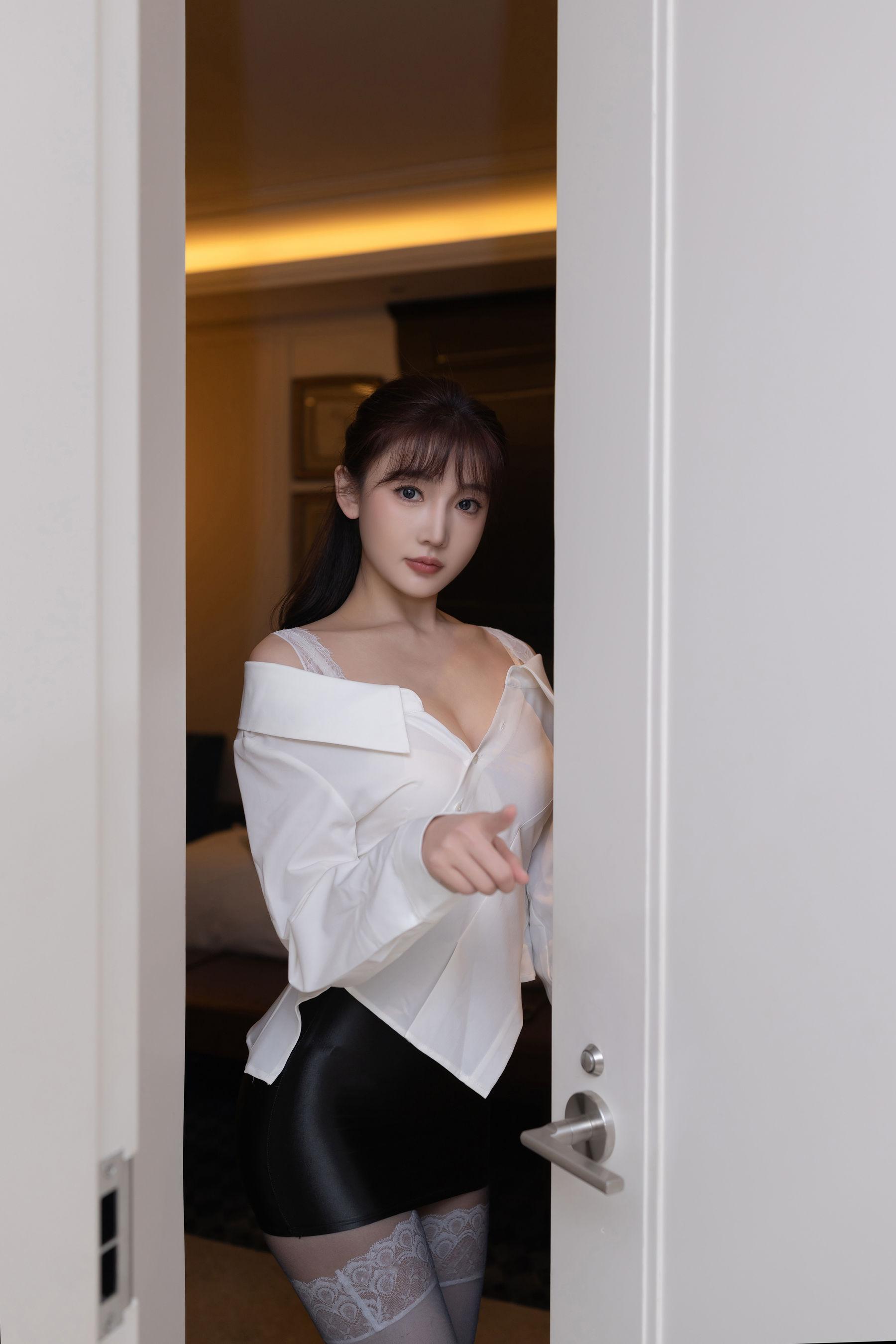 图片[3]Xiuren秀人写真高清美女套图写真下载-看套图[内购原版] 陆萱萱 诱人私拍福利 剧情写真陌生人Xiuren秀人写真高清美女套图写真下载-看套图看套图