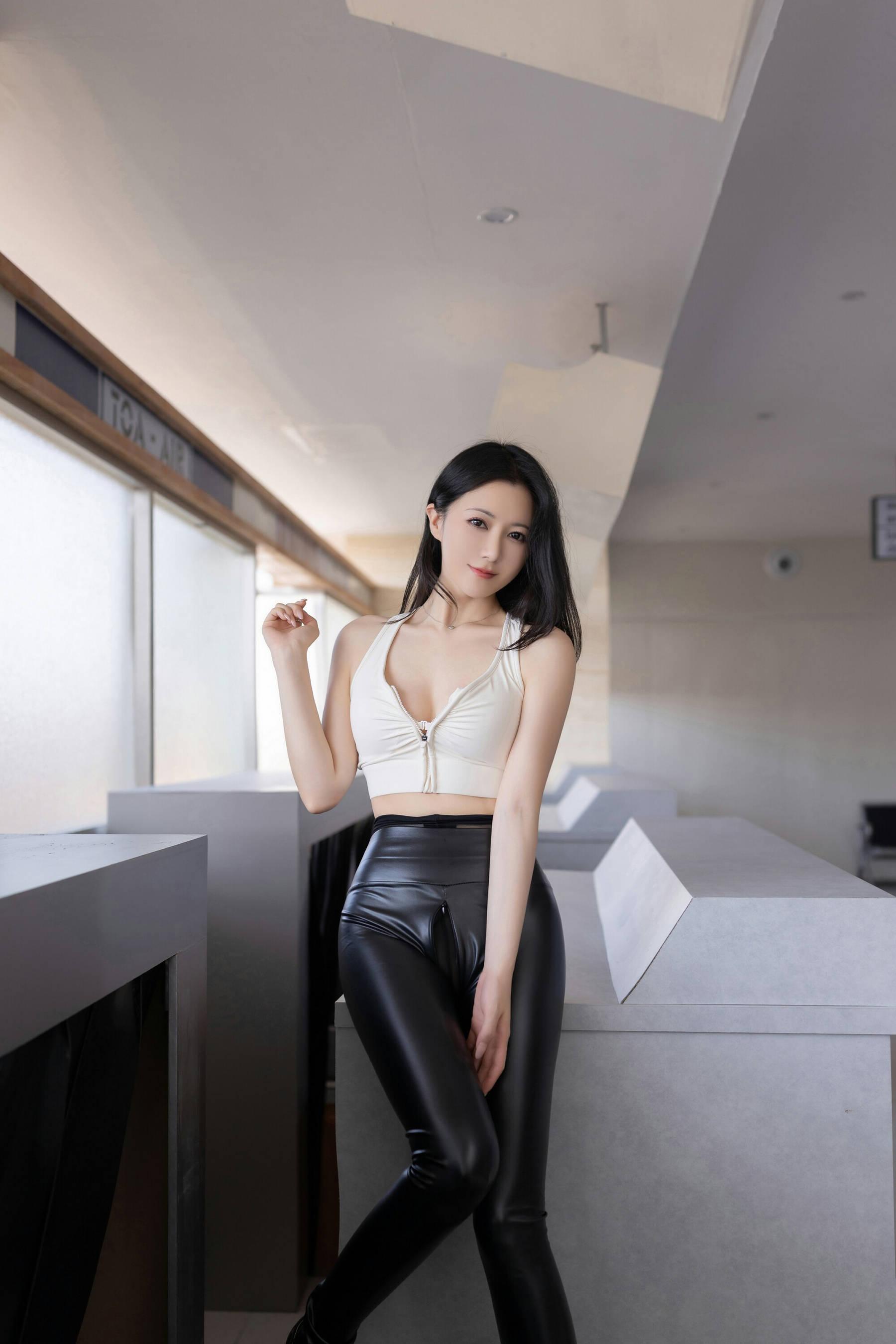 图片[5]-[秀人付费] 鱼子酱Fish 诱人私拍福利 行李托运-看套图
