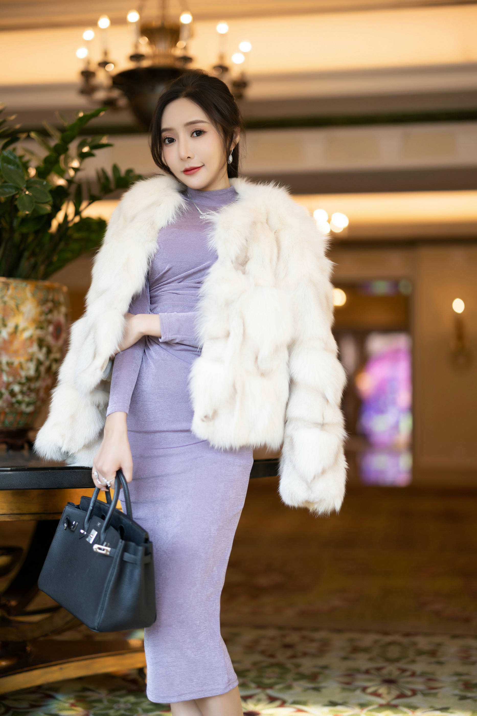 图片[3]Xiuren秀人写真高清美女套图写真下载-看套图[秀人内购] 王馨瑶 诱人私拍福利 皮草紫色裙子Xiuren秀人写真高清美女套图写真下载-看套图看套图
