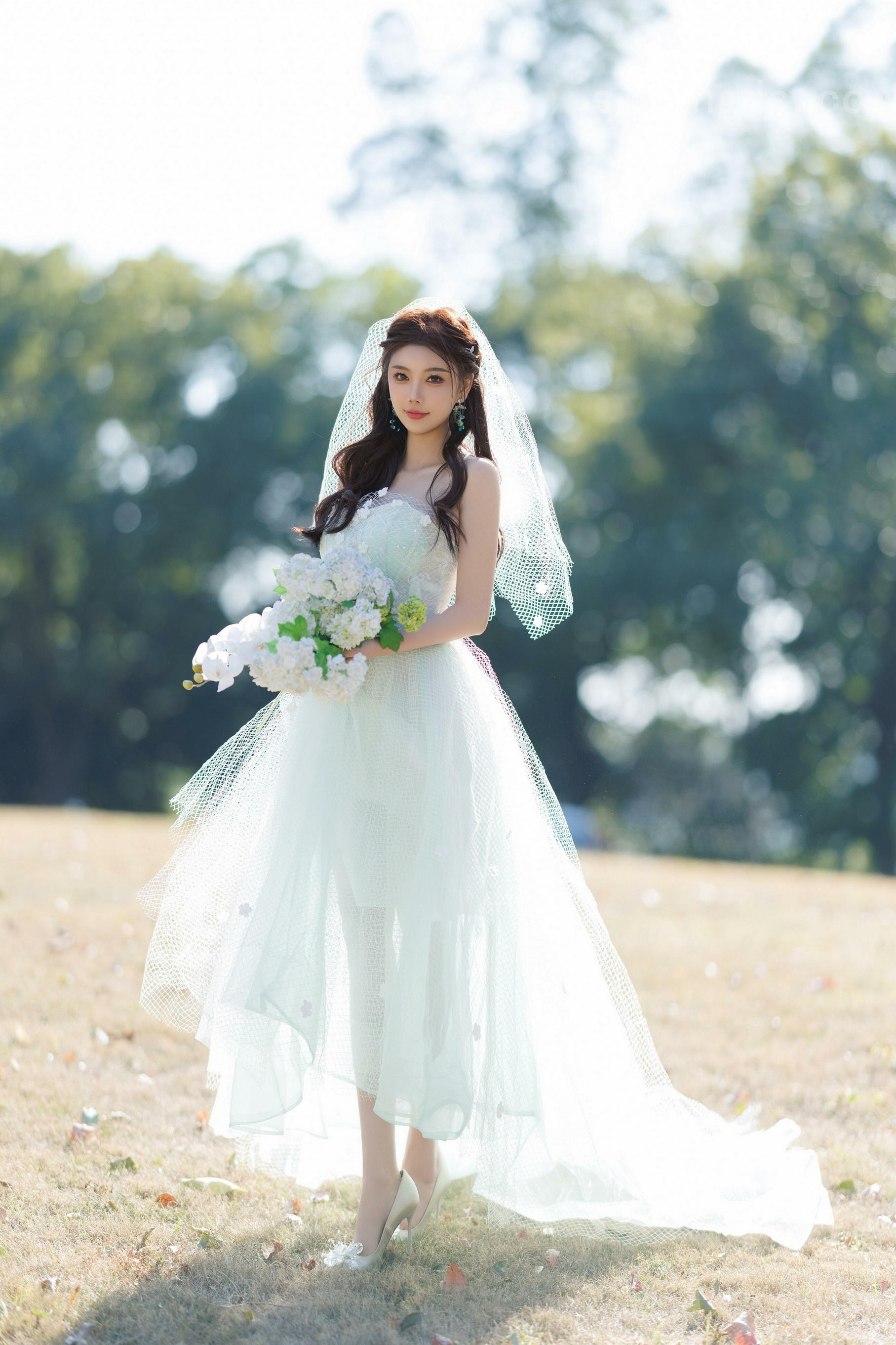 图片[4]Xiuren秀人写真高清美女套图写真下载-看套图[秀人内购] 杨晨晨 诱人私拍福利 黑白婚纱Xiuren秀人写真高清美女套图写真下载-看套图看套图